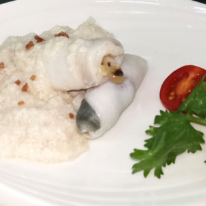 Pomfret Roll with Chicken Broth (鸡茸鲳鱼卷)